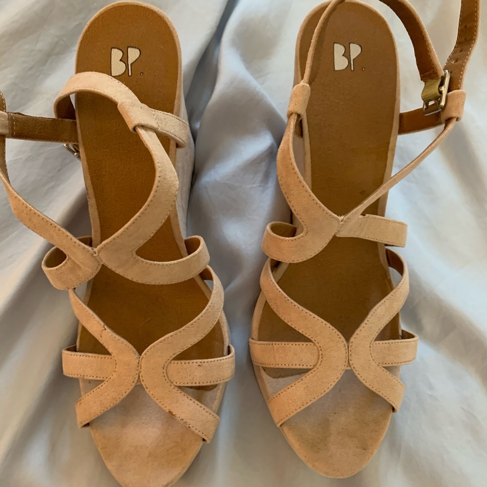 BP Tan Wedges